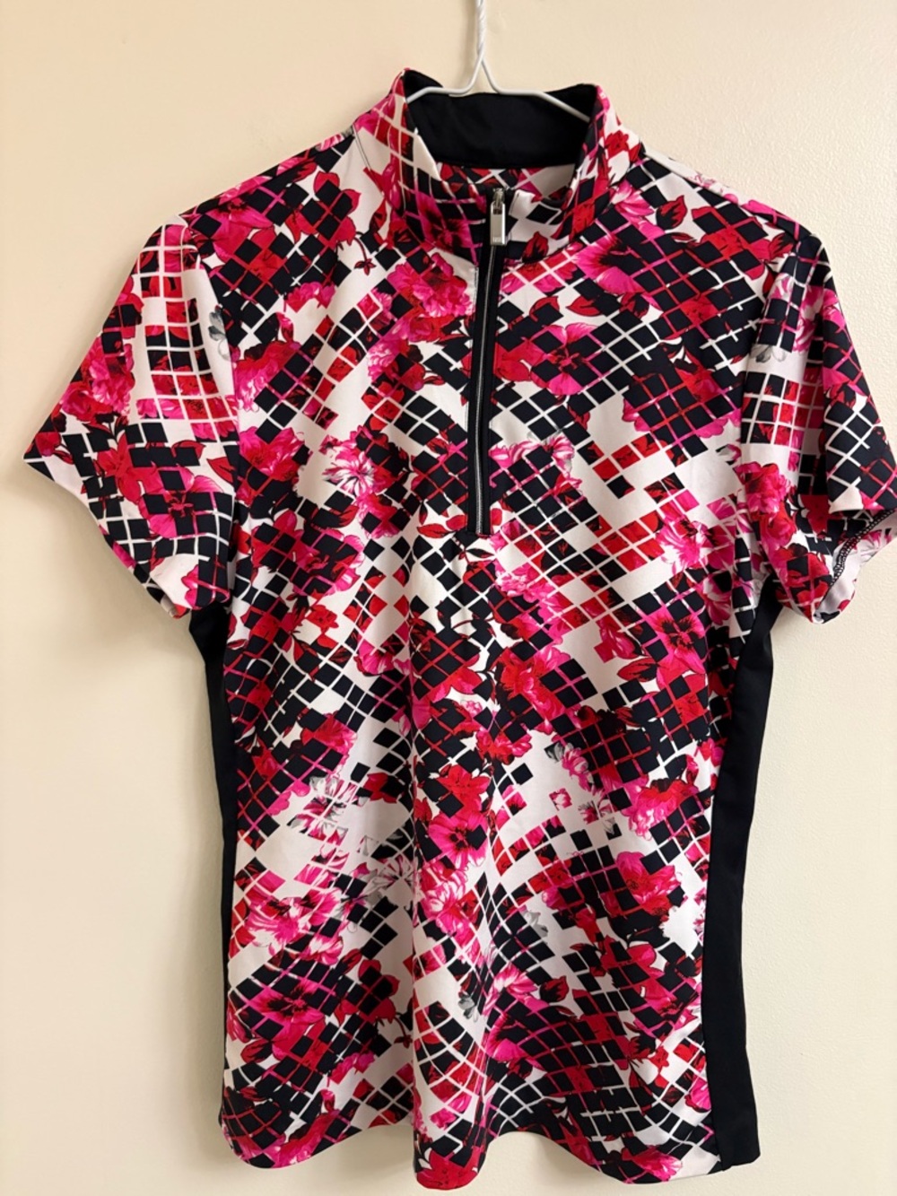 Tail Activewear Azalea Performance Top Medium UPF 50+ Golf Tennis Athletic Shirt